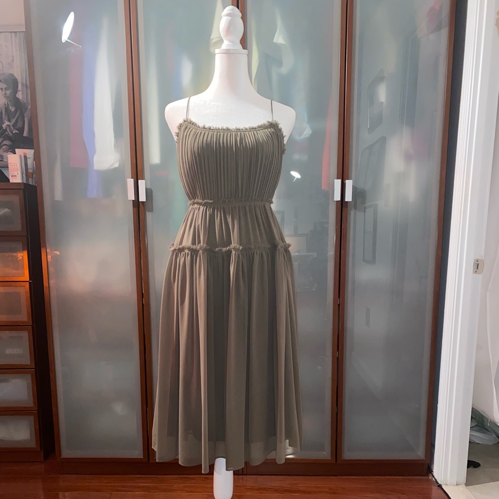 Very Feminine and Romantic Dress in a Perfect Fall Color